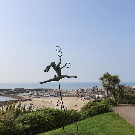 Granny'S Teeth Villa Lyme Regis Bagian luar foto